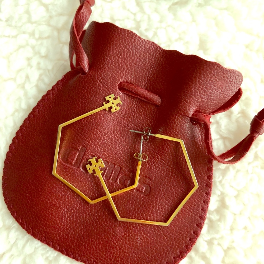 Tory Burch loop earring gold.